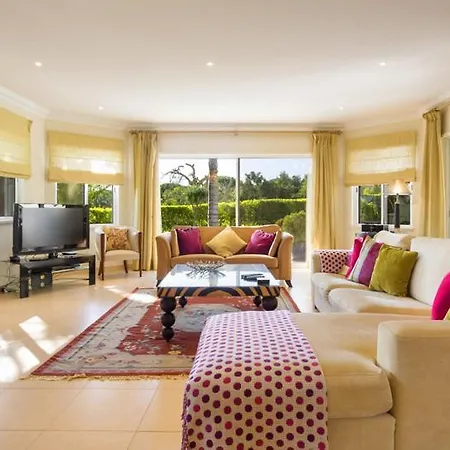 فيلة Vale Do Garrao Sleeps 8 With Pool Air Con And Wifi *