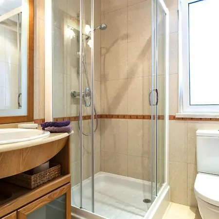 فيلة Vale Do Garrao Sleeps 8 With Pool Air Con And Wifi *