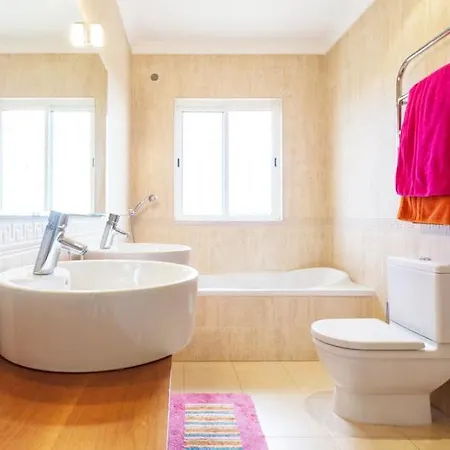 Vale Do Garrao Sleeps 8 With Pool Air Con And Wifi * فالي دو لوبو