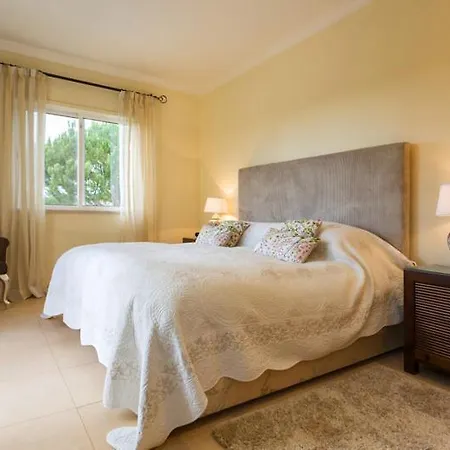 Vale Do Garrao Sleeps 8 With Pool Air Con And Wifi Vale do Lobo