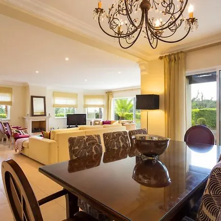 Willa Vale Do Garrao Sleeps 8 With Pool Air Con And Wifi